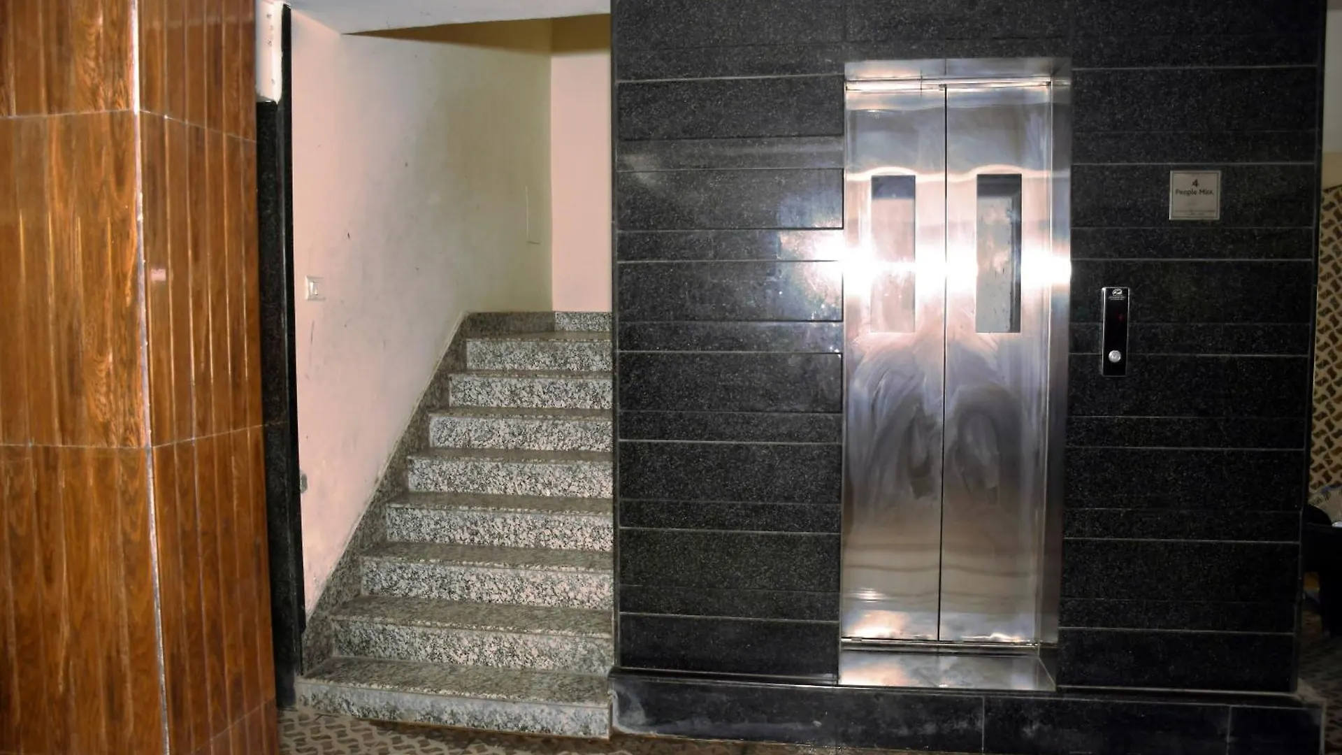 The Royale Retreat Apartment Varanasi