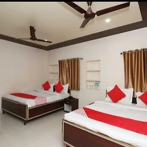 R D Palace Hotel